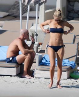 Bar Refaeli feet photo thumbnail