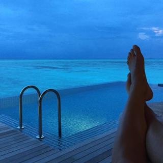 Bar Refaeli feet photo thumbnail