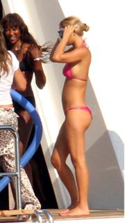 Bar Refaeli feet photo thumbnail