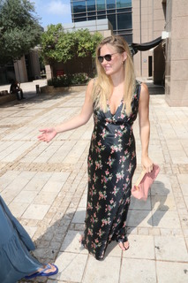 Bar Refaeli feet photo thumbnail