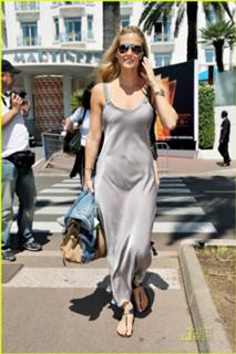 Bar Refaeli feet photo thumbnail