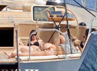 Bar Refaeli feet photo thumbnail