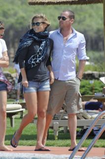 Bar Refaeli feet photo thumbnail