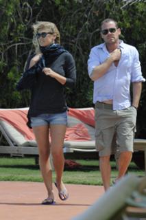 Bar Refaeli feet photo thumbnail