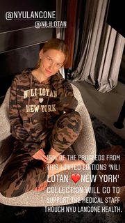 Bar Refaeli feet photo thumbnail