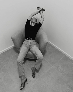 Bar Refaeli feet photo thumbnail
