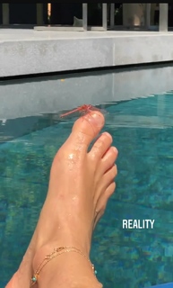 Bar Refaeli feet photo thumbnail