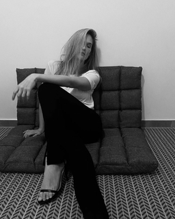 Bar Refaeli feet photo thumbnail
