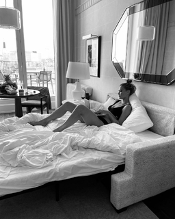 Bar Refaeli feet photo thumbnail