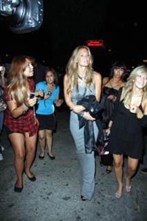 Bar Refaeli feet photo thumbnail