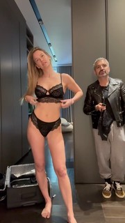 Bar Refaeli feet photo thumbnail