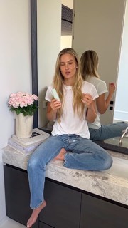 Bar Refaeli feet photo thumbnail