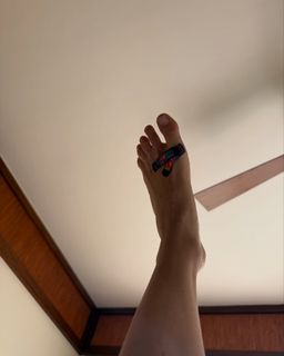 Bar Refaeli feet photo thumbnail