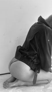 Bar Refaeli feet photo thumbnail