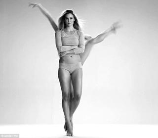 Bar Refaeli feet photo thumbnail
