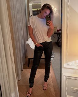 Bar Refaeli feet photo thumbnail