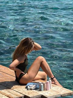 Bar Refaeli feet photo thumbnail