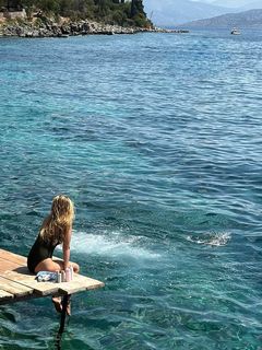 Bar Refaeli feet photo thumbnail