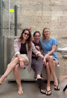 Bar Refaeli feet photo thumbnail