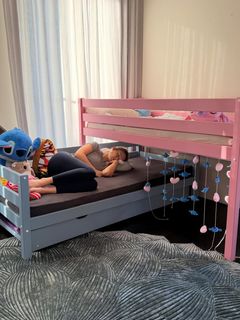 Bar Refaeli feet photo thumbnail