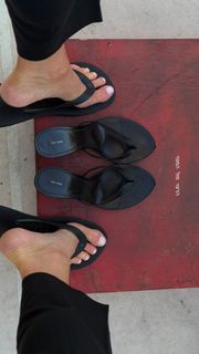 Bar Refaeli feet photo 1