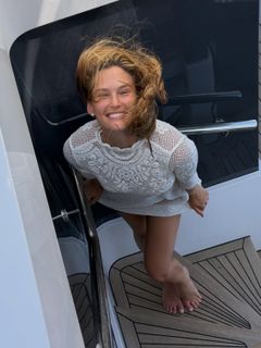 Bar Refaeli feet photo 3