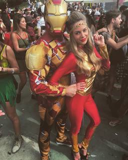 Bar Zomer feet photo thumbnail