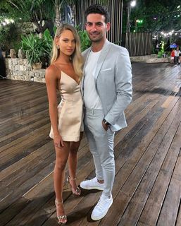 Bar Zomer feet photo thumbnail