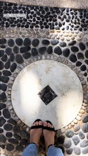 Bar Zomer feet photo thumbnail