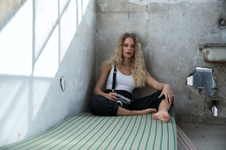 Bar Zomer feet photo thumbnail