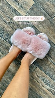 Bar Zomer feet photo thumbnail