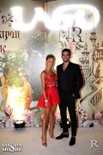 Bar Zomer feet photo thumbnail