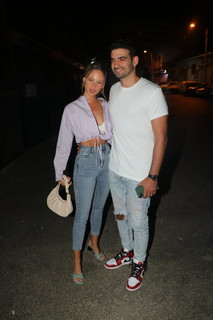 Bar Zomer feet photo thumbnail