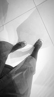 Bar Zomer feet photo thumbnail