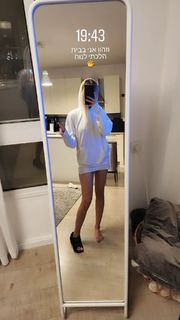 Bar Zomer feet photo thumbnail