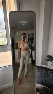 Bar Zomer feet photo thumbnail