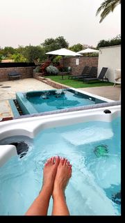 Bar Zomer feet photo thumbnail