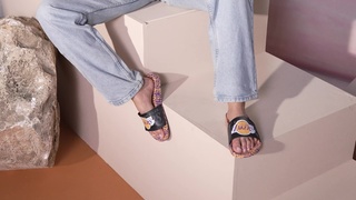 Bar Zomer feet photo thumbnail