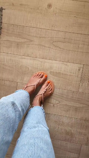 Bar Zomer feet photo thumbnail