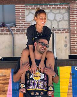 Bar Zomer feet photo thumbnail