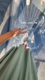 Bar Zomer feet photo thumbnail