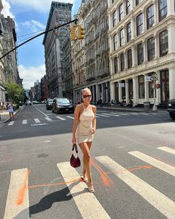 Bar Zomer feet photo thumbnail