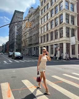 Bar Zomer feet photo thumbnail