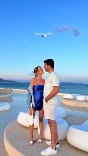 Bar Zomer feet photo thumbnail