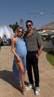 Bar Zomer feet photo thumbnail