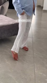 Bar Zomer feet photo thumbnail