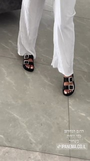 Bar Zomer feet photo thumbnail