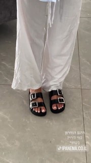 Bar Zomer feet photo thumbnail