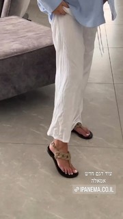 Bar Zomer feet photo thumbnail