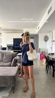 Bar Zomer feet photo thumbnail